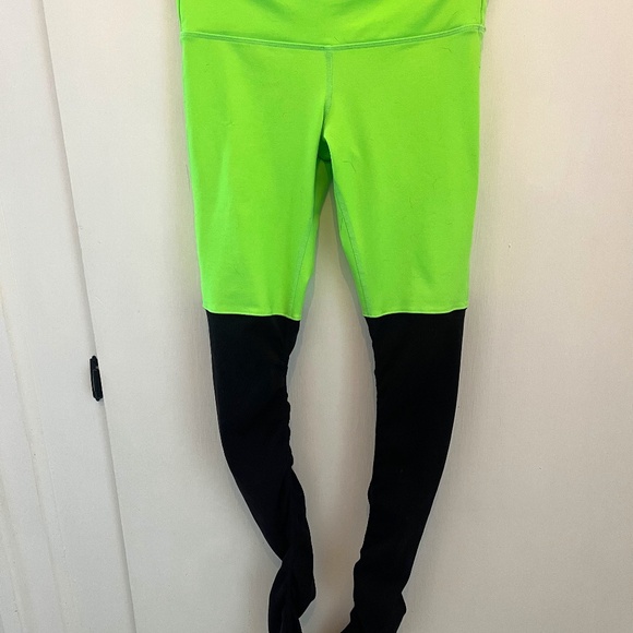 Alo Goddess Legging in Glowstick Glossy and Black size small - never worn - Picture 1 of 3